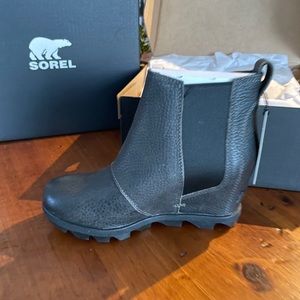 WOMEN'S JOAN OF ARCTIC WEDGE II CHELSEA BOOTIE